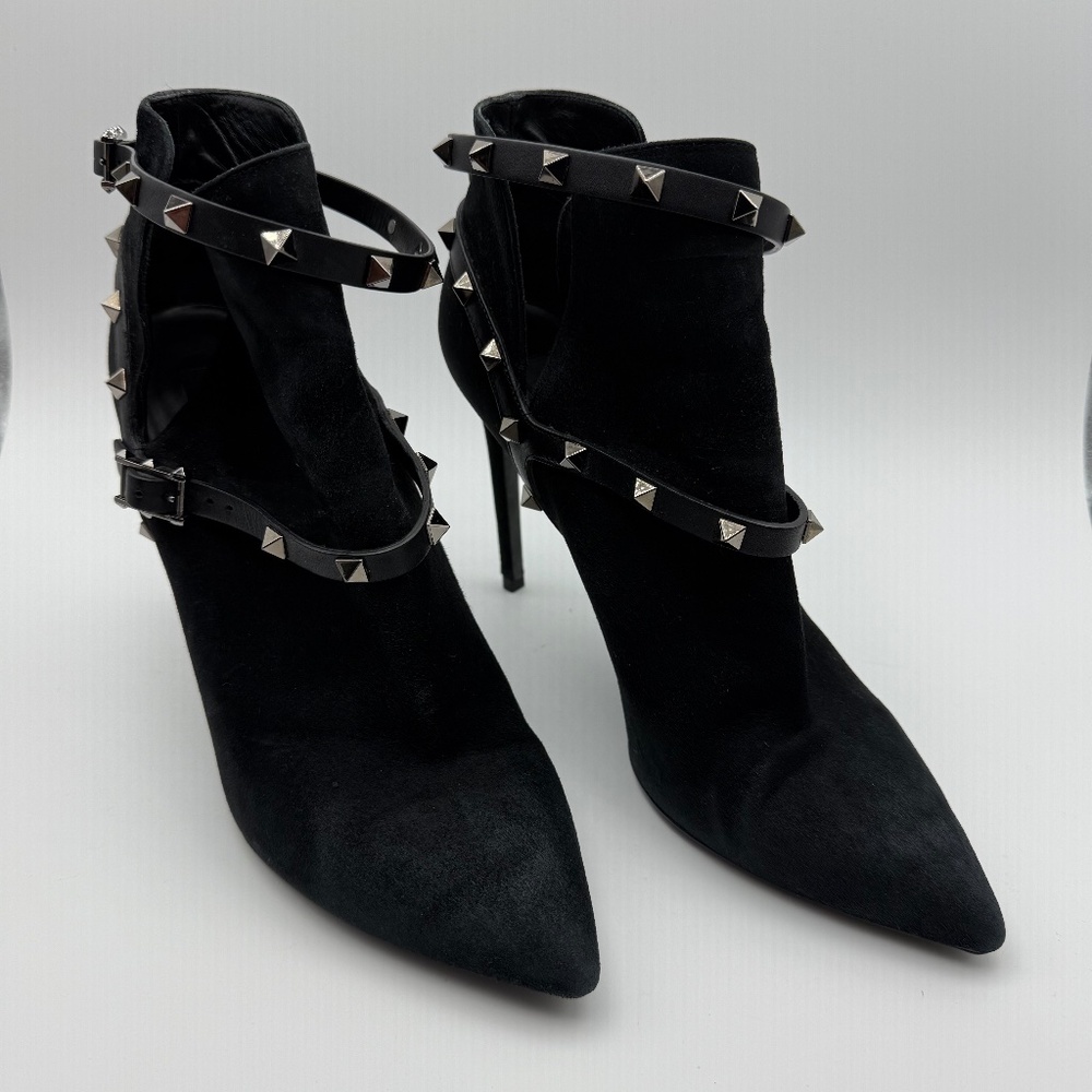 VALENTINO ROCKSTUD NOIR SUEDE ANKLE BOOTIES 41